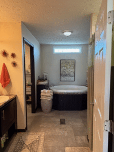 Bathroom with garden tub in a pre-owned manufactured home at 4393 Twilight Way in Allendale, MI