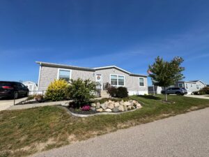 Photo 2 of the manufactured home for sale at 4273 Morningstar Drive in Allendale, MI